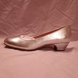 Journee Collection Women's Saar Pumps Block Heel Size 9